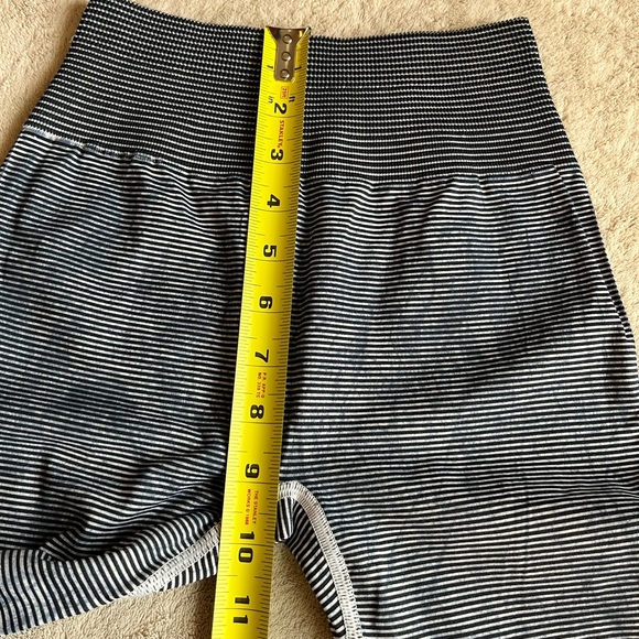 Lululemon Ebb to Train Tight Ombré Leggings - Picture 12 of 14